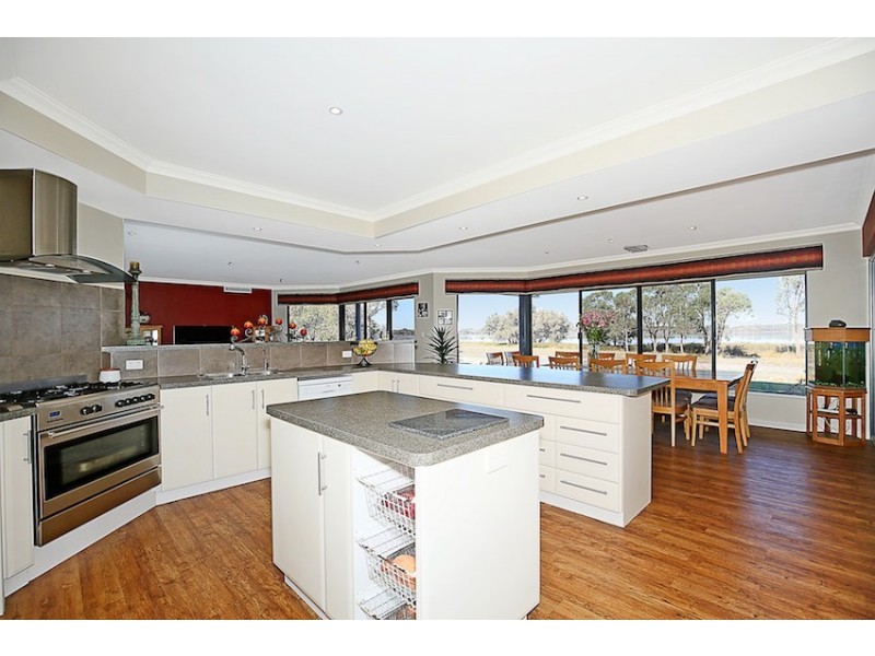 70 Peaceful Waters Drive, Barragup WA 6209