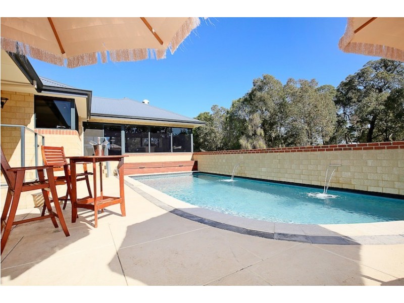 70 Peaceful Waters Drive, Barragup WA 6209