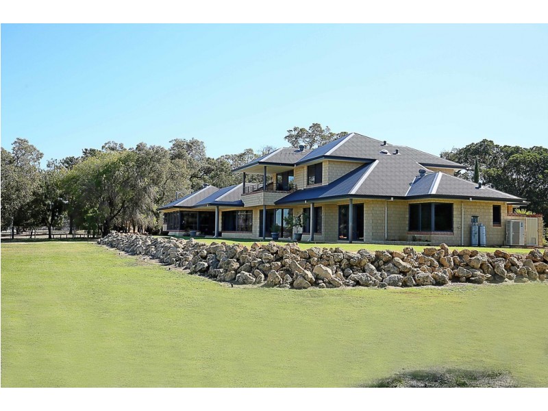 70 Peaceful Waters Drive, Barragup WA 6209