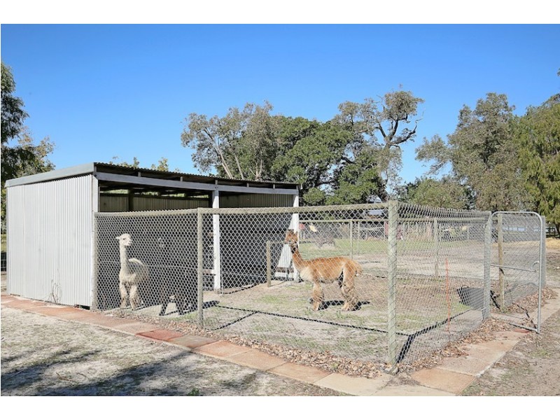 70 Peaceful Waters Drive, Barragup WA 6209