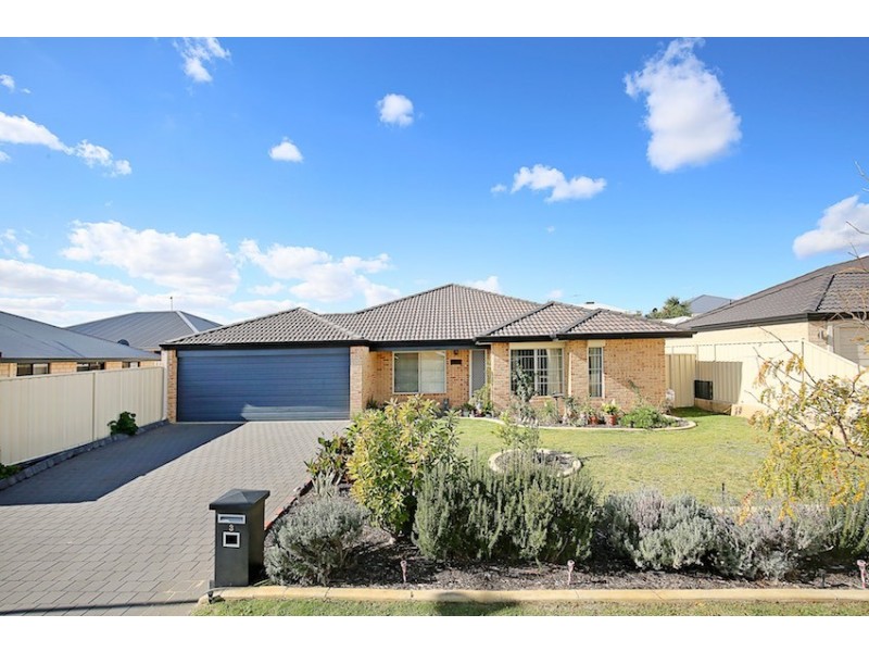 3 Nuchea Vista, Lakelands WA 6180