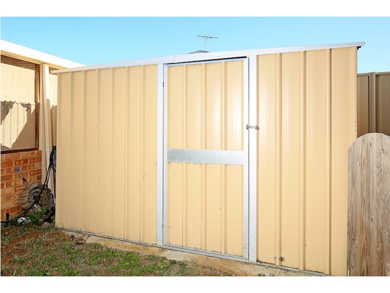 3 Nuchea Vista, Lakelands WA 6180