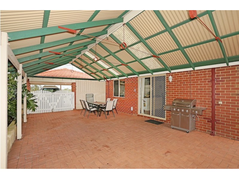 5 Sage Court, Halls Head WA 6210