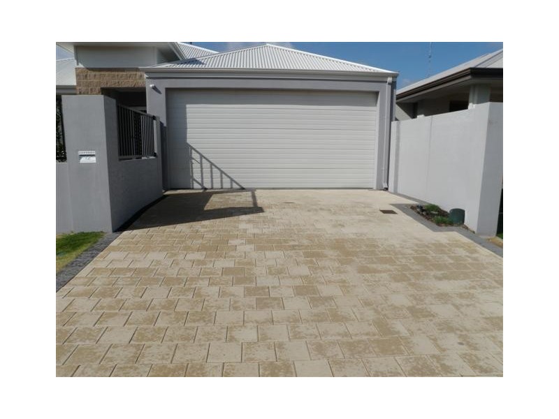 12 Kardan Loop, Falcon WA 6210