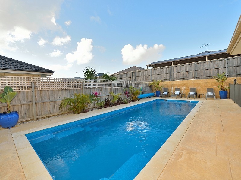 311 Peelwood Parade, Halls Head WA 6210