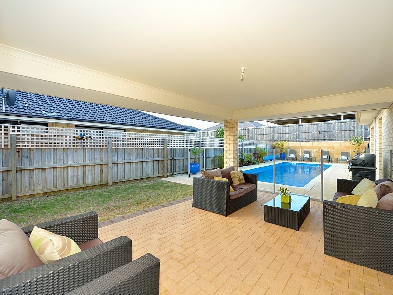 311 Peelwood Parade, Halls Head WA 6210