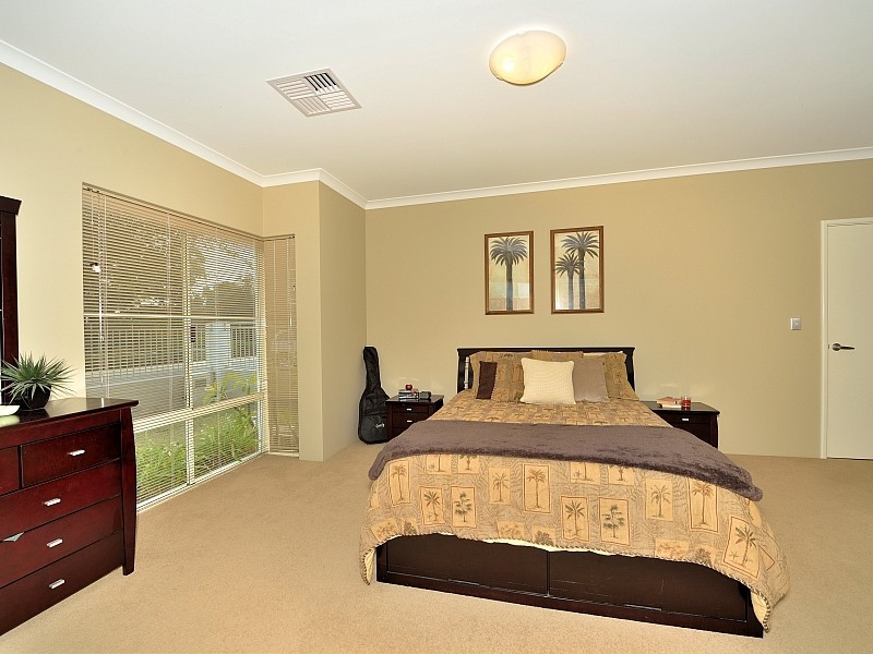 311 Peelwood Parade, Halls Head WA 6210