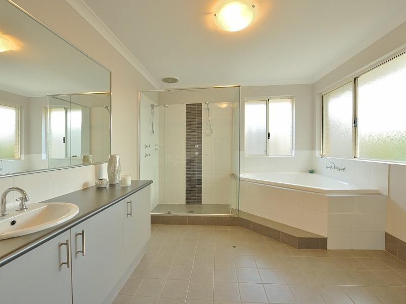 311 Peelwood Parade, Halls Head WA 6210