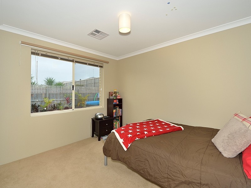 311 Peelwood Parade, Halls Head WA 6210