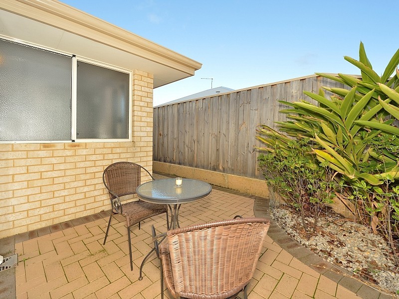 311 Peelwood Parade, Halls Head WA 6210