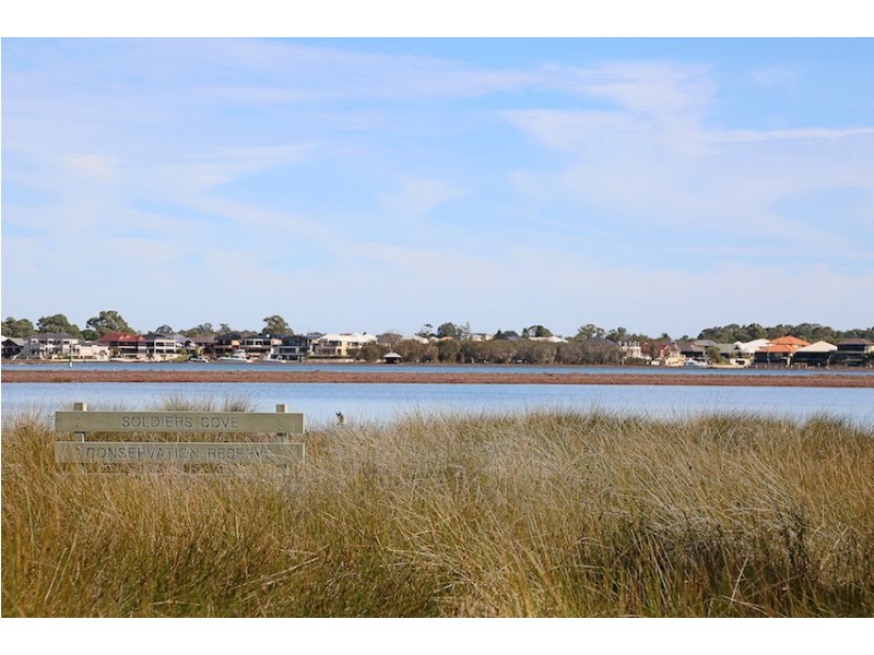 77 Leslie Street, Dudley Park WA 6210