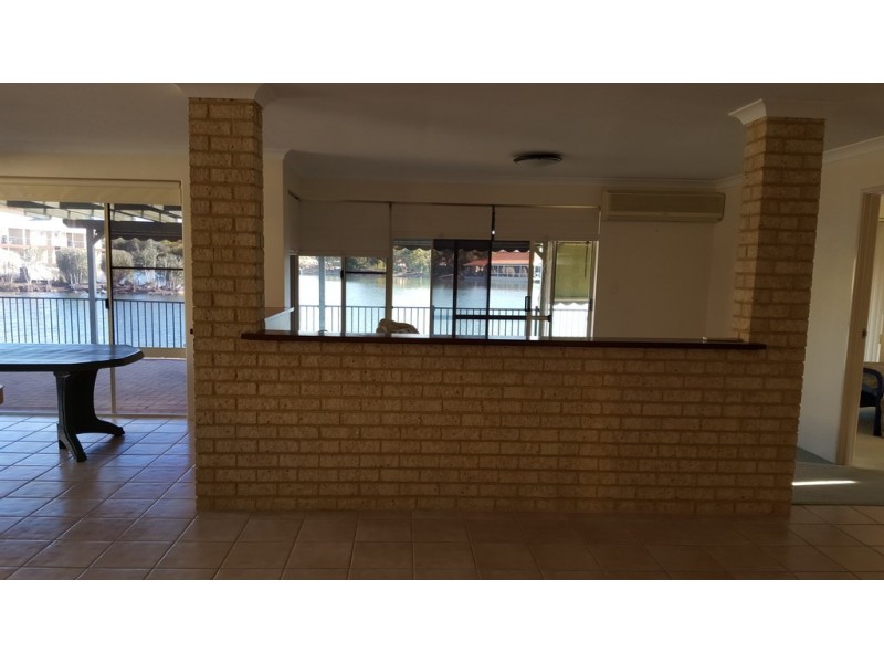 19 Lakes Crescent, South Yunderup WA 6208