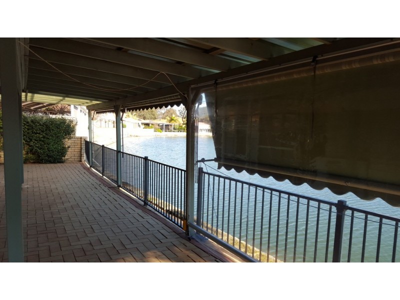 19 Lakes Crescent, South Yunderup WA 6208