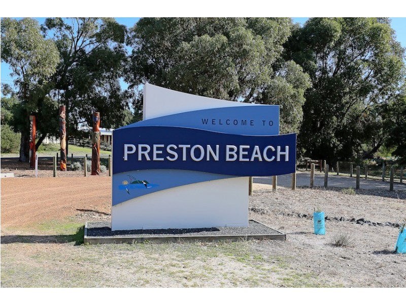 69 Mitchell Road, Preston Beach WA 6215