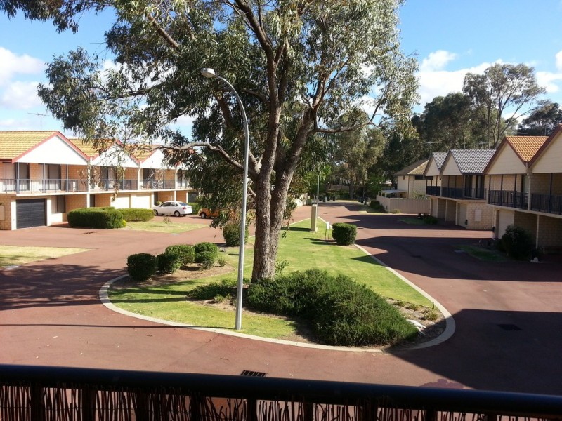 14/70 Waldron Boulevard, Greenfields WA 6210