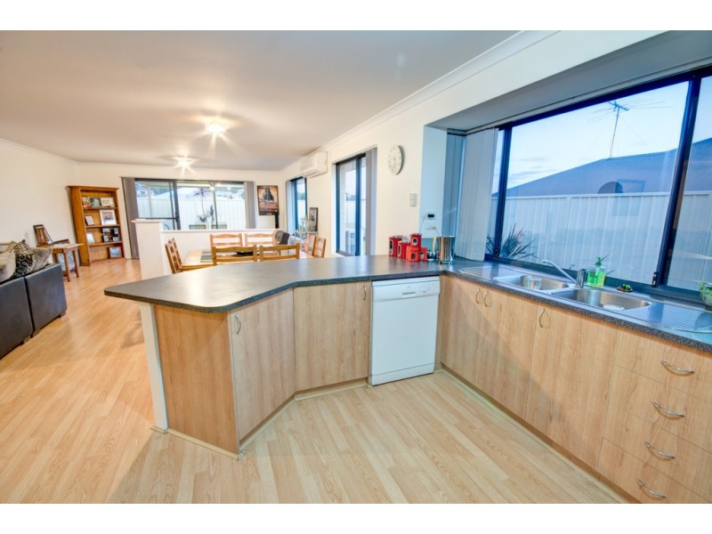 105 Touchstone Drive, Dawesville WA 6211