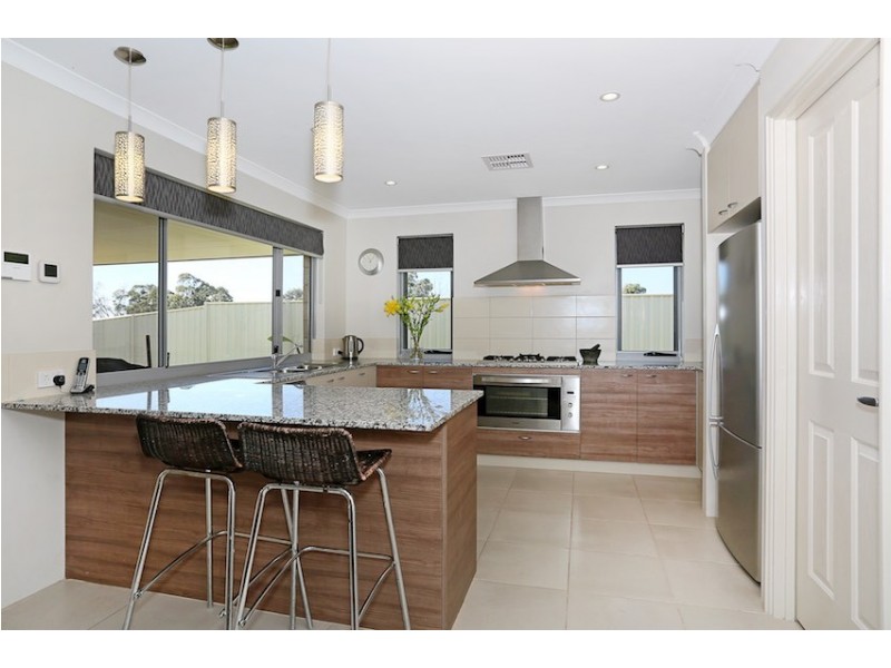 24 Garcia Loop, Lakelands WA 6180