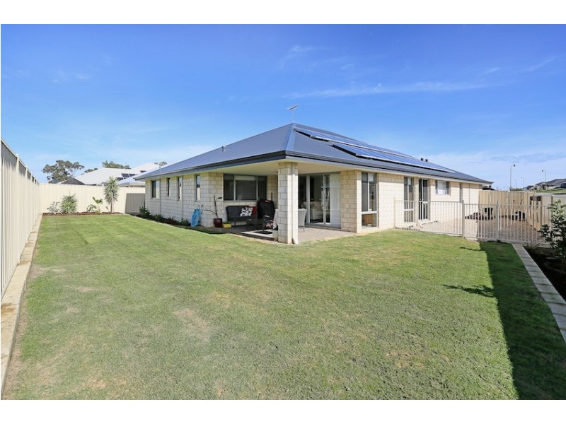 24 Garcia Loop, Lakelands WA 6180