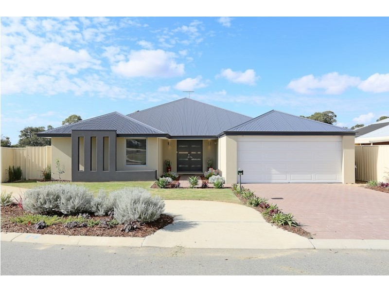 24 Garcia Loop, Lakelands WA 6180