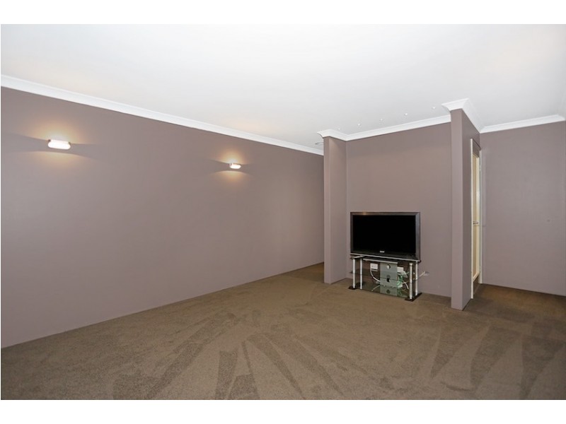 24 Garcia Loop, Lakelands WA 6180