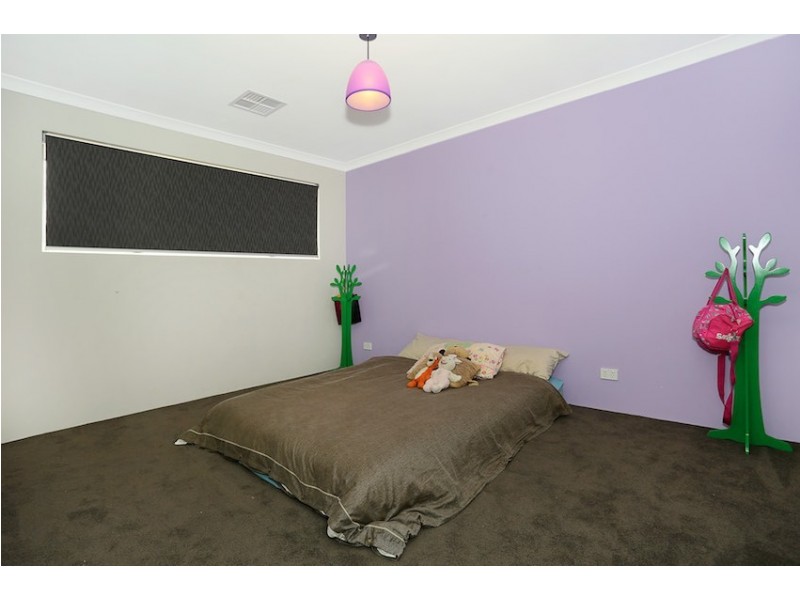 24 Garcia Loop, Lakelands WA 6180