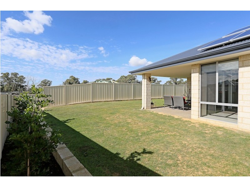 24 Garcia Loop, Lakelands WA 6180