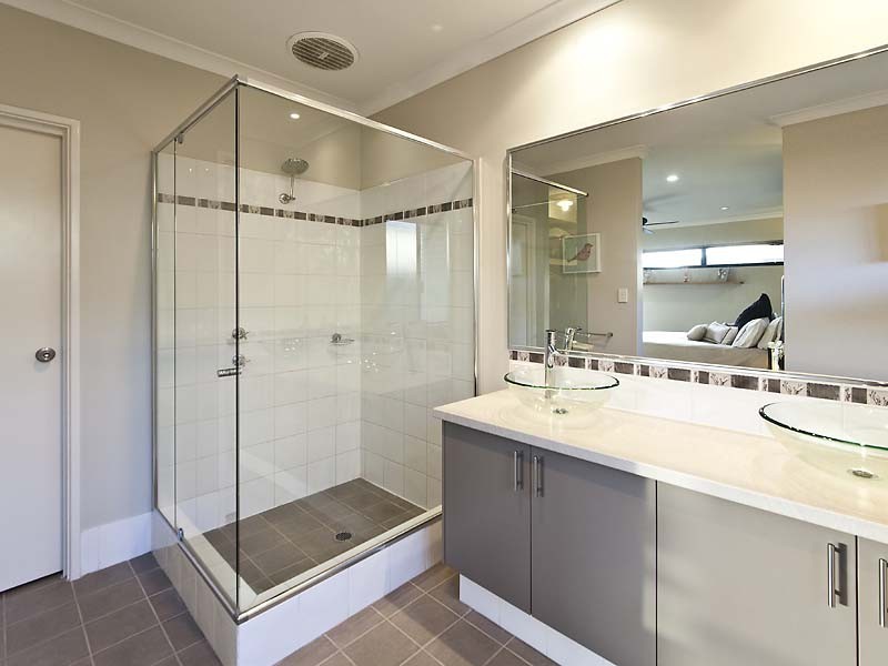 10 Orania Pass, Halls Head WA 6210