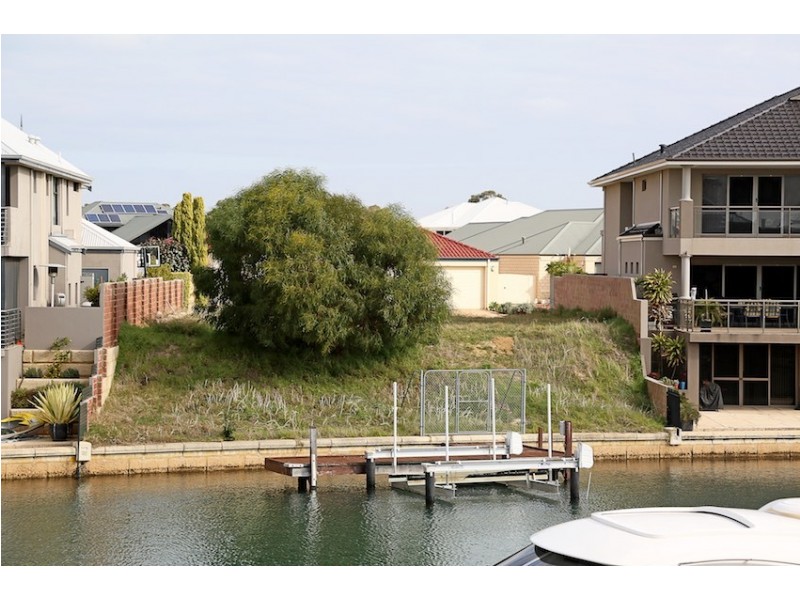 25 Fistina Ramble, Halls Head WA 6210