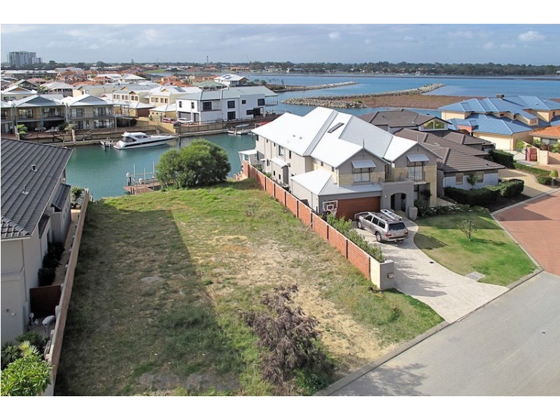 25 Fistina Ramble, Halls Head WA 6210