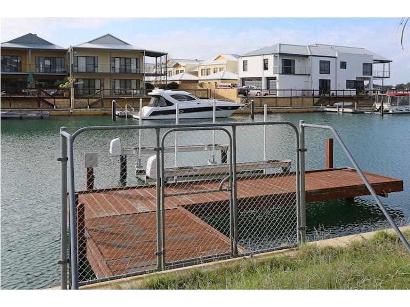 25 Fistina Ramble, Halls Head WA 6210