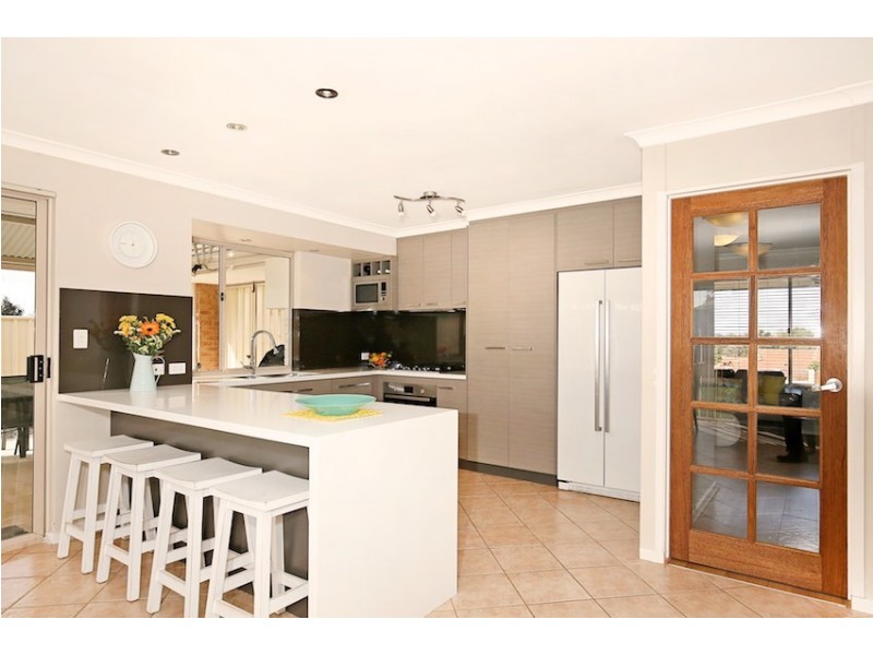 7 Willmott Close, Halls Head WA 6210