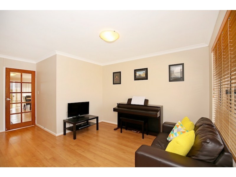 7 Willmott Close, Halls Head WA 6210