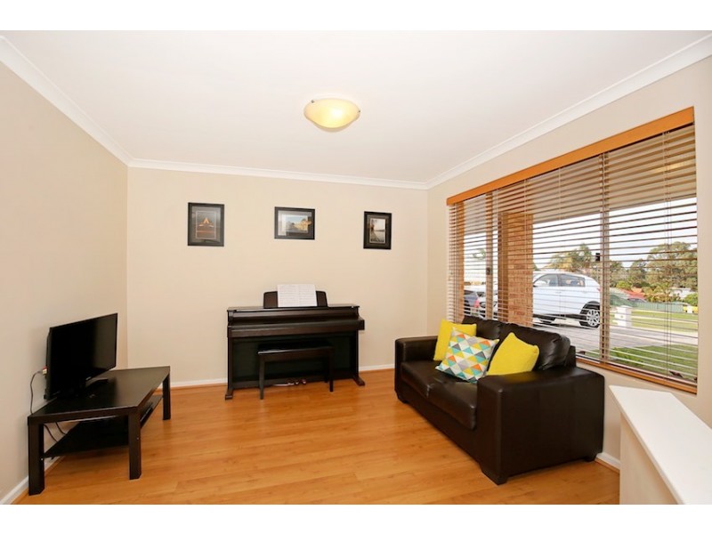 7 Willmott Close, Halls Head WA 6210