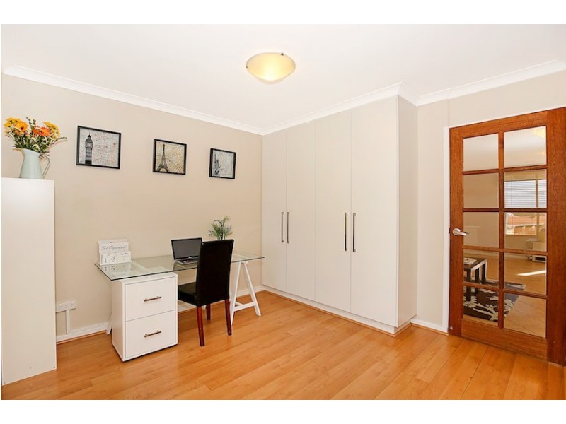 7 Willmott Close, Halls Head WA 6210