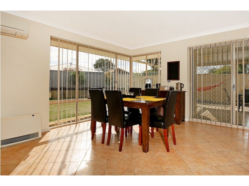 7 Willmott Close, Halls Head WA 6210