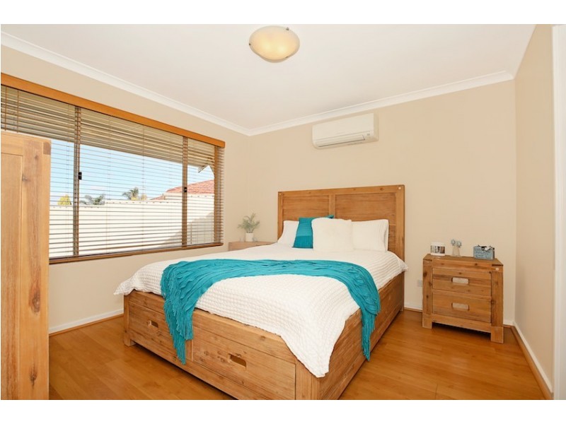 7 Willmott Close, Halls Head WA 6210