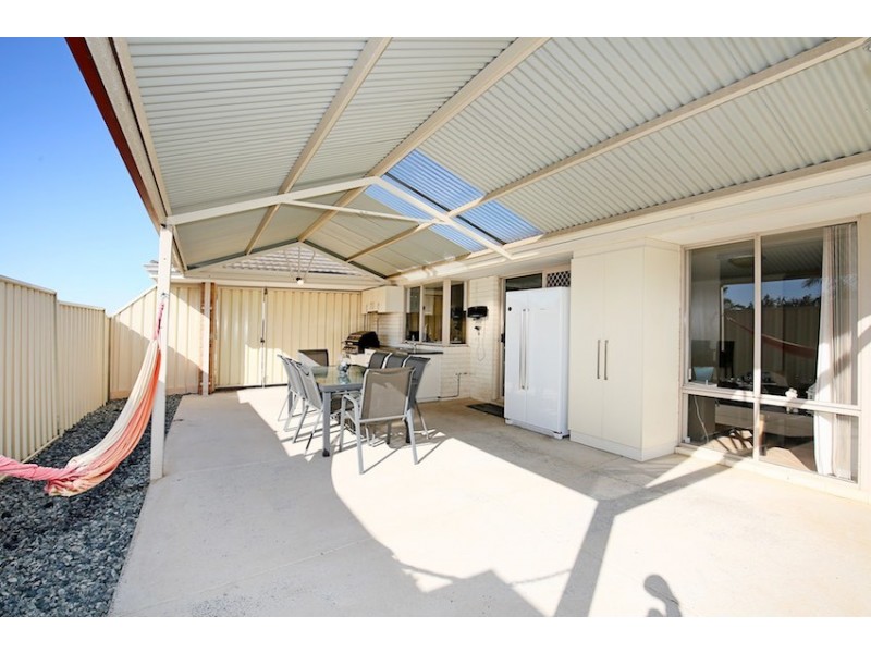 7 Willmott Close, Halls Head WA 6210