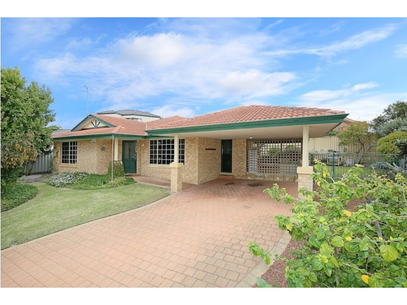 5 Howe Close, San Remo WA 6210