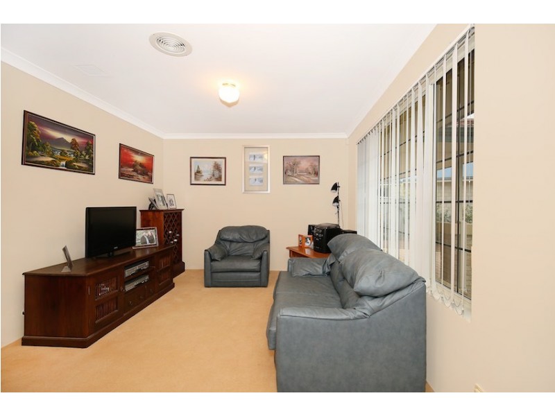 5 Howe Close, San Remo WA 6210