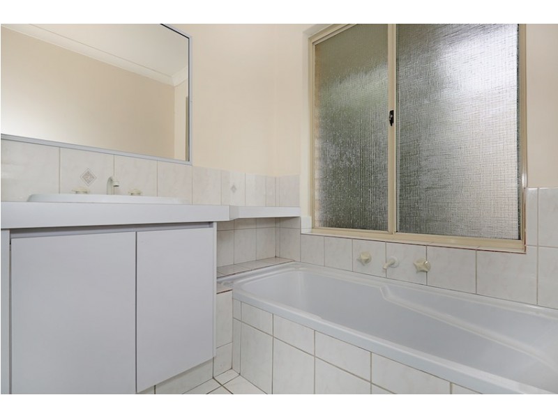 5 Howe Close, San Remo WA 6210