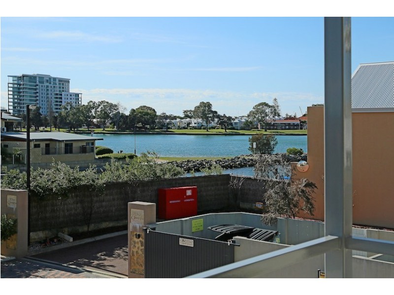 15A San Marco Quays, Halls Head WA 6210