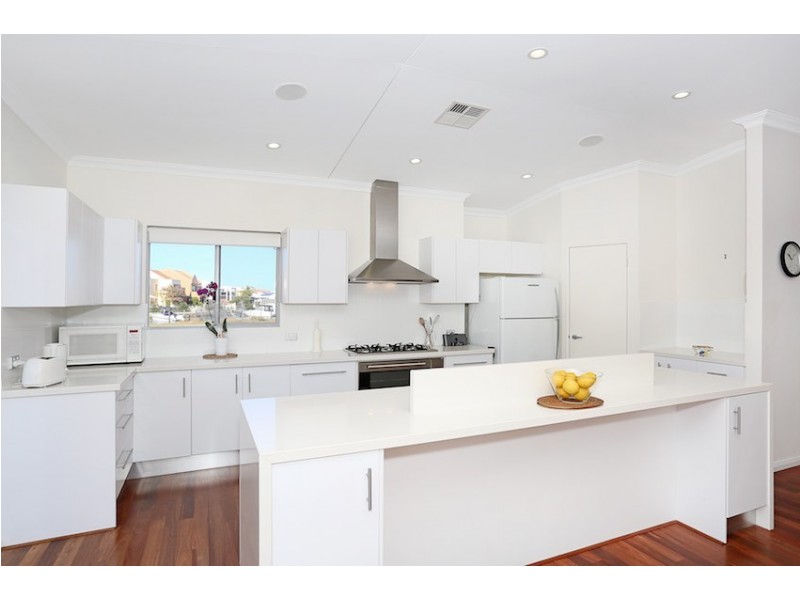 15A San Marco Quays, Halls Head WA 6210