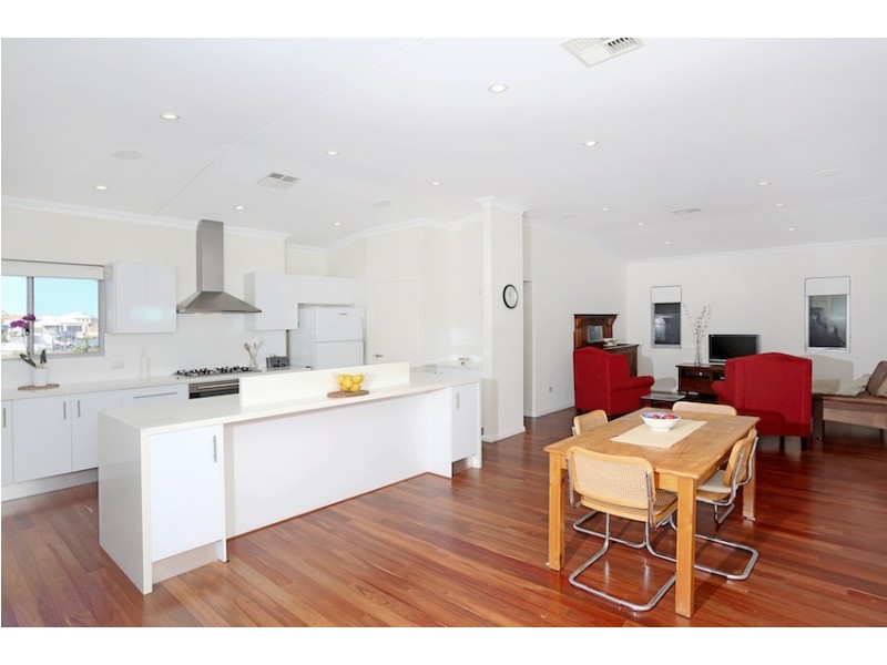 15A San Marco Quays, Halls Head WA 6210