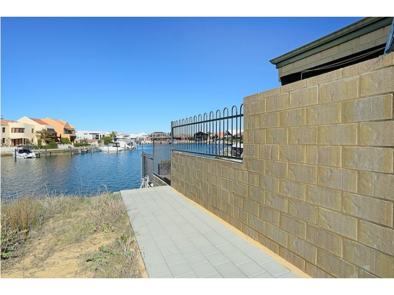 15A San Marco Quays, Halls Head WA 6210