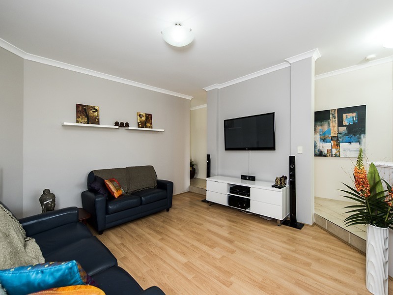 5 Varia Way, Halls Head WA 6210