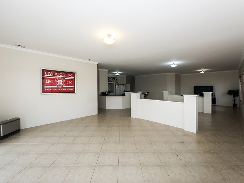 5 Varia Way, Halls Head WA 6210