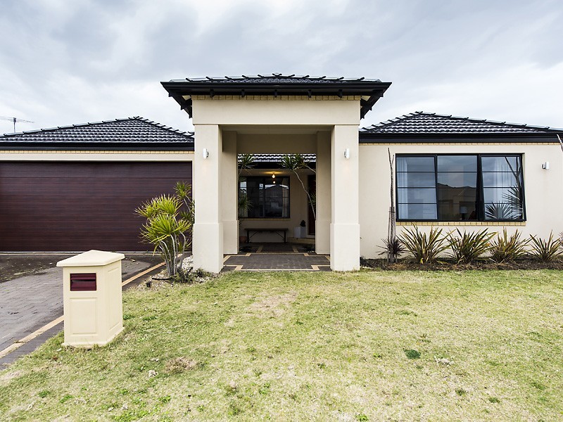 5 Varia Way, Halls Head WA 6210