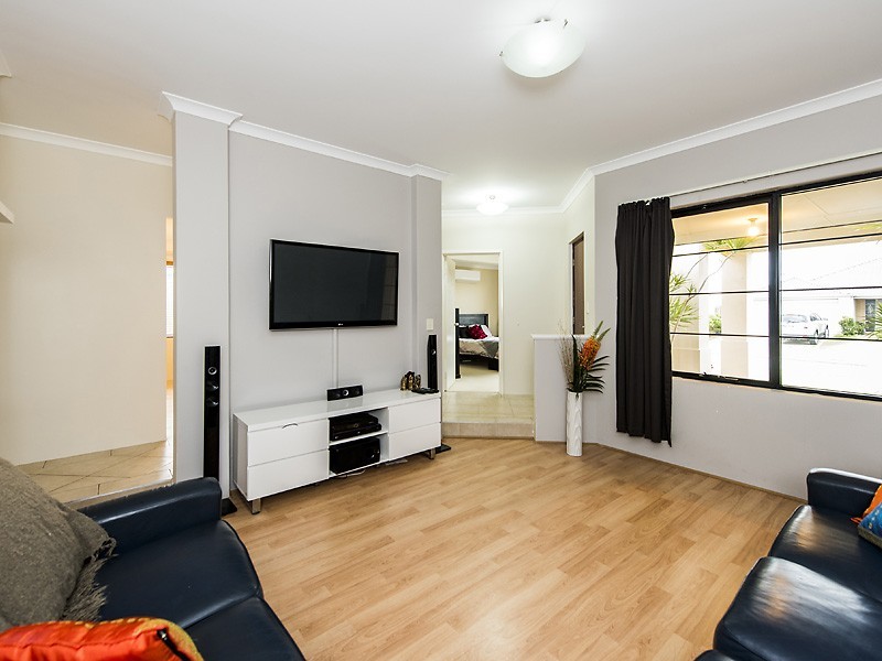 5 Varia Way, Halls Head WA 6210