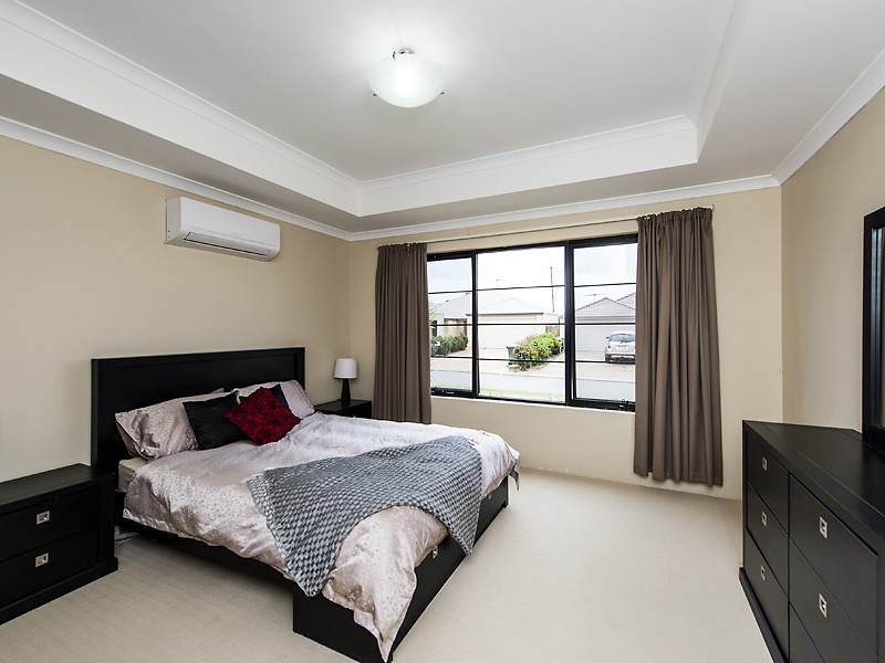 5 Varia Way, Halls Head WA 6210