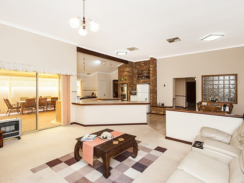 19 Cuvier Place, San Remo WA 6210